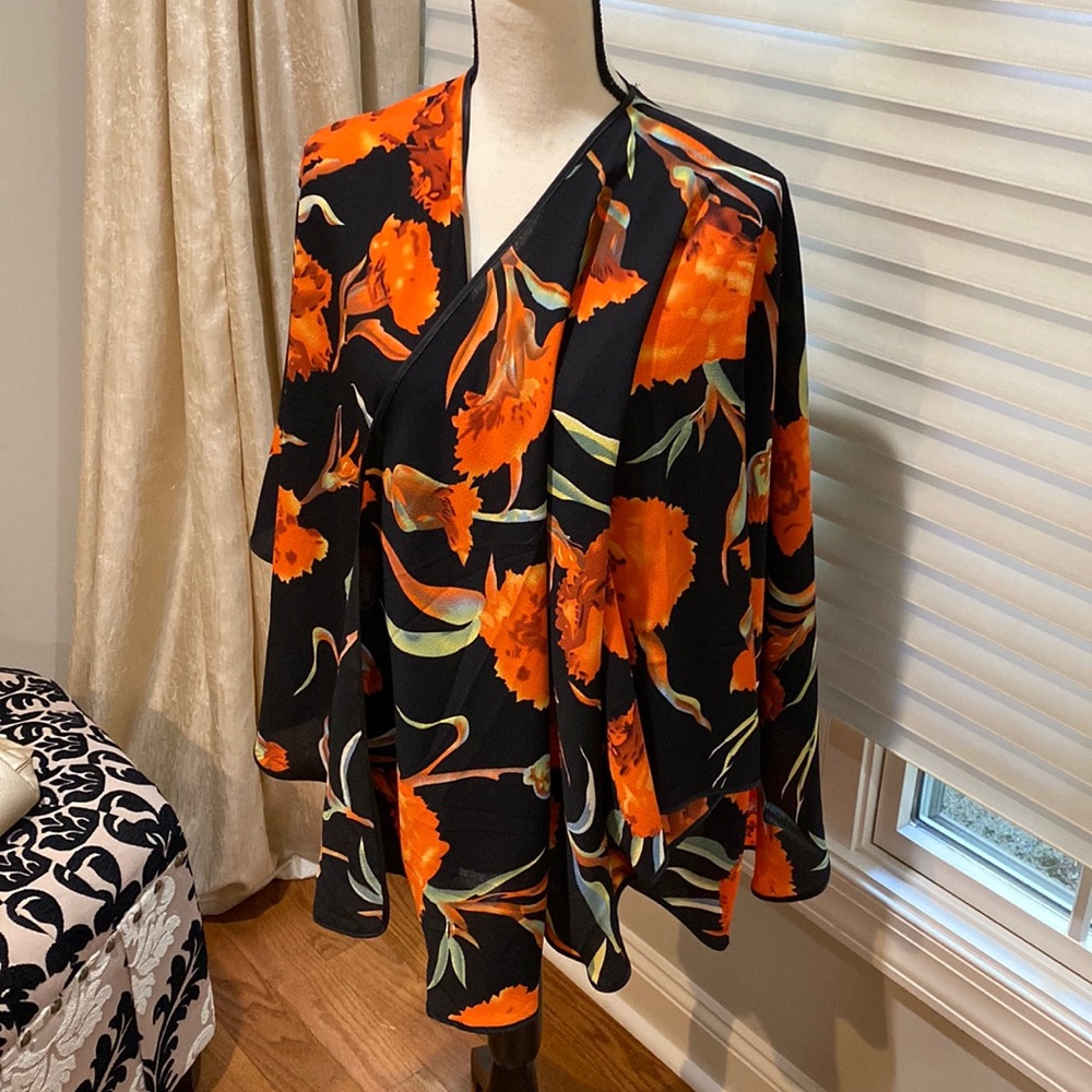 Gorgeous statement, Anthropologie lightweight top/wrap